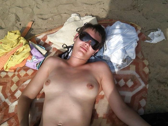 25P Topless European Teens - COMMENT THEM DIRTY 