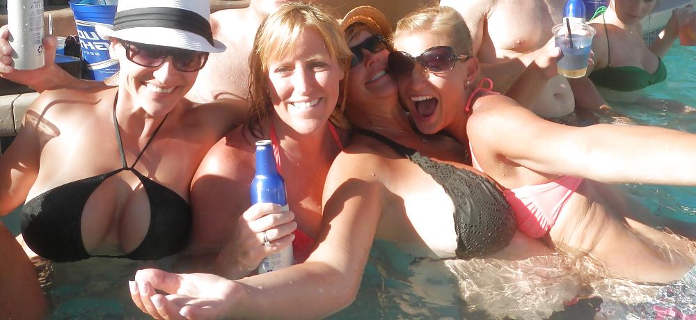 25P Busty Flickr Milf 11 (nip slip)