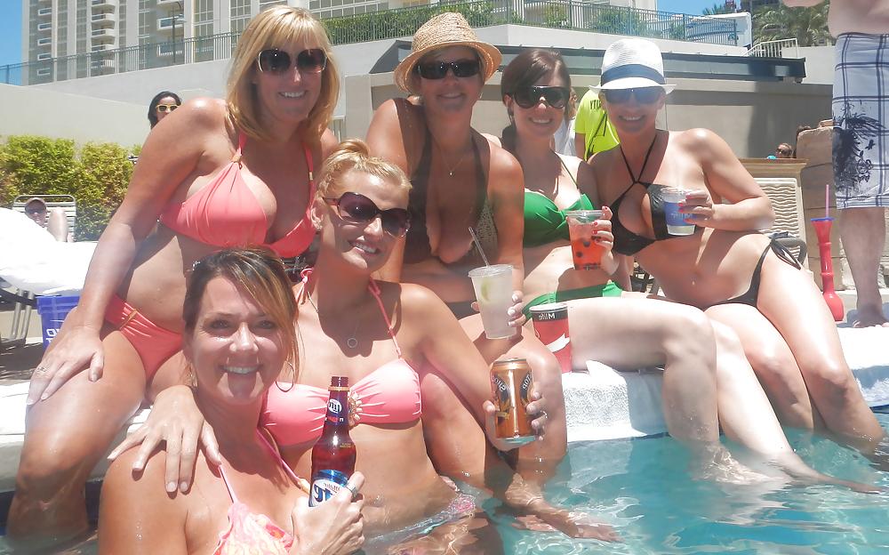 25P Busty Flickr Milf 11 (nip slip)
