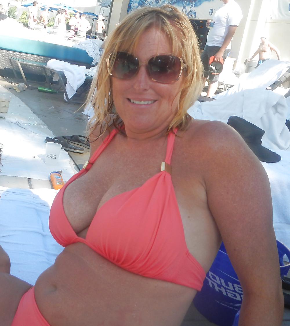 25P Busty Flickr Milf 11 (nip slip)