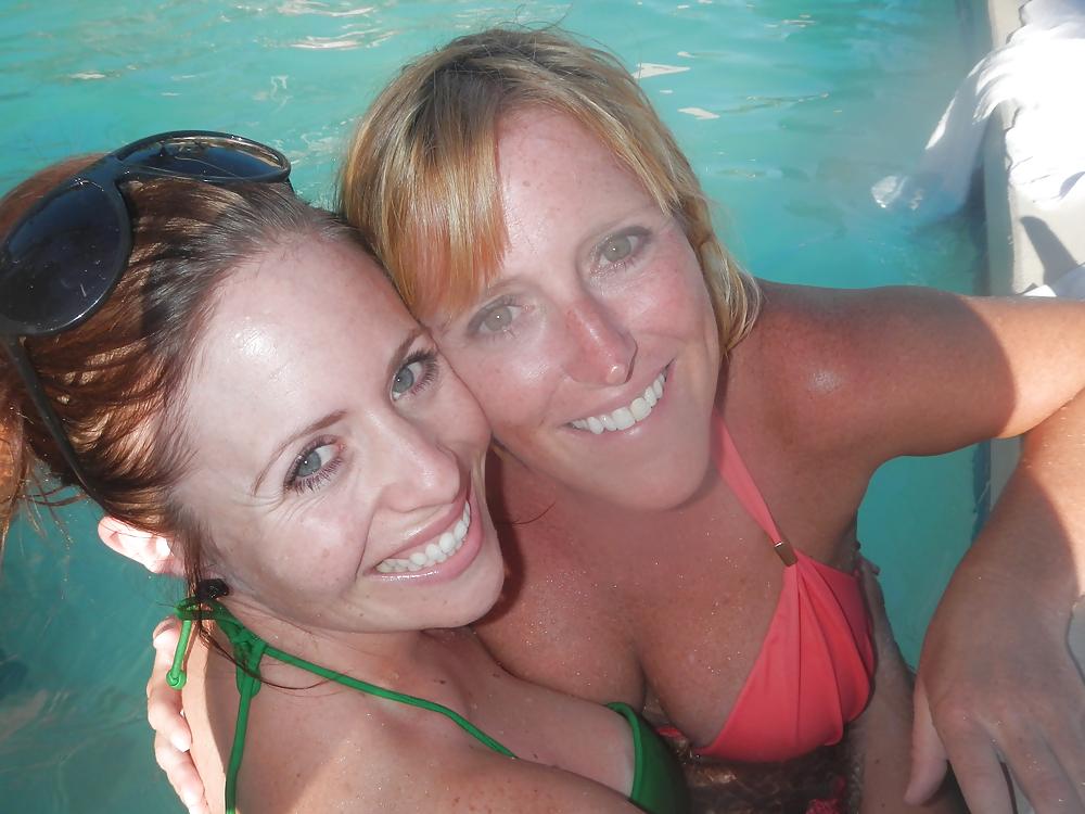 25P Busty Flickr Milf 11 (nip slip)