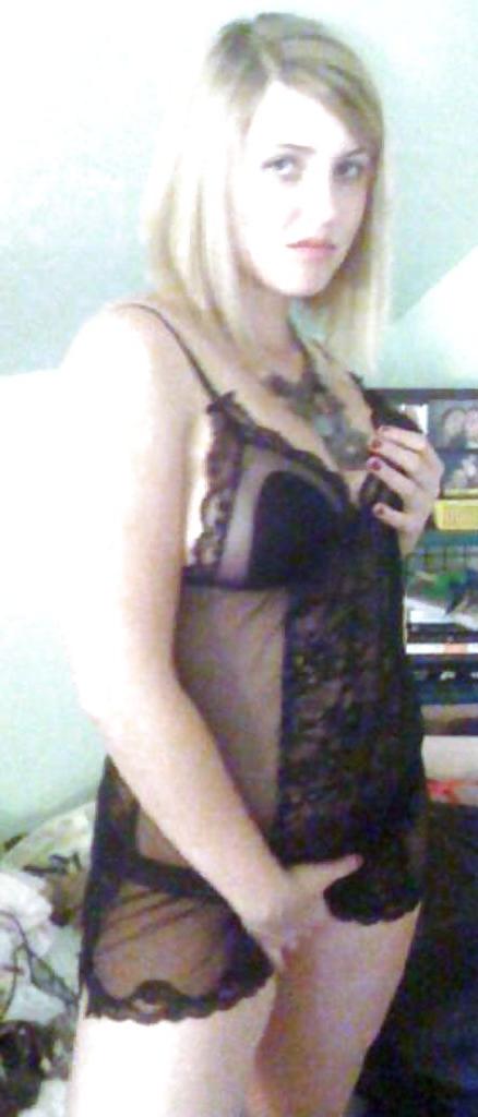 25P Private Pics - Young blonde big busty Teen-Girl