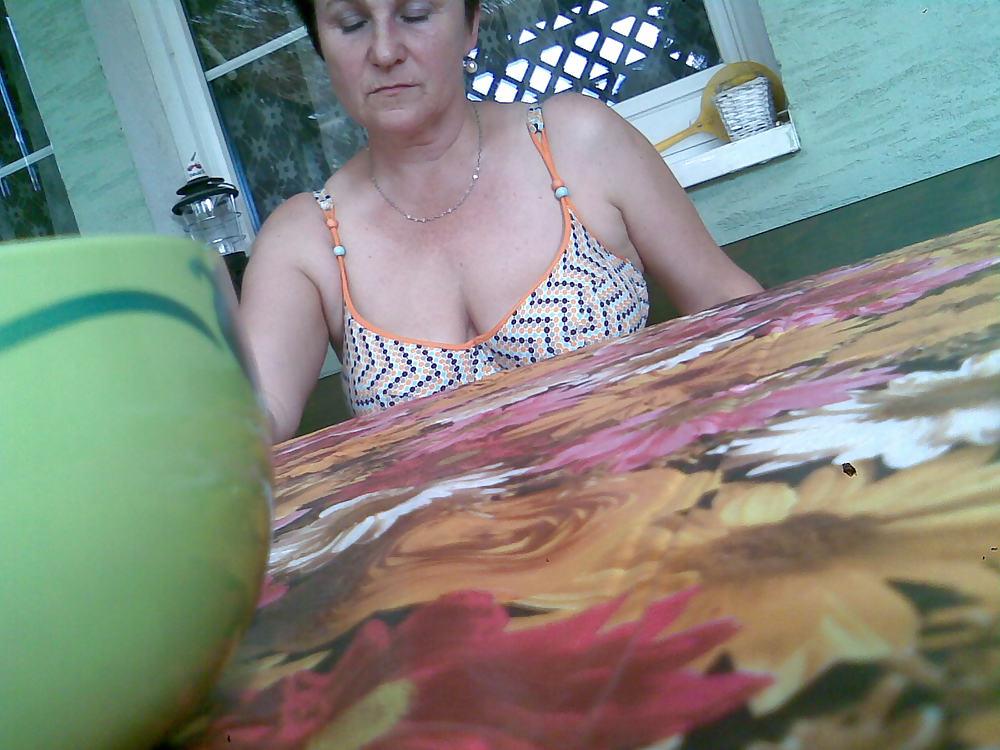 9P Friend mom in swimsuit