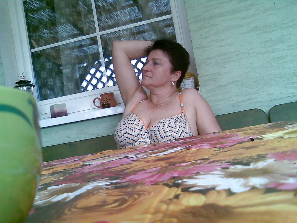 9P Friend mom in swimsuit