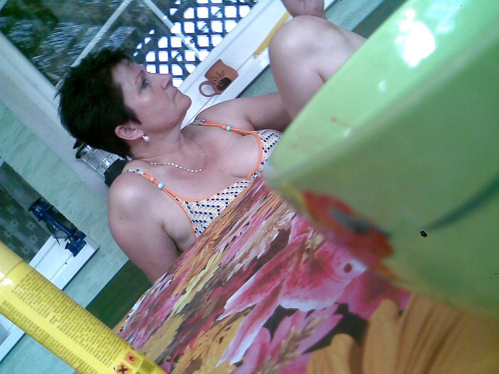 9P Friend mom in swimsuit