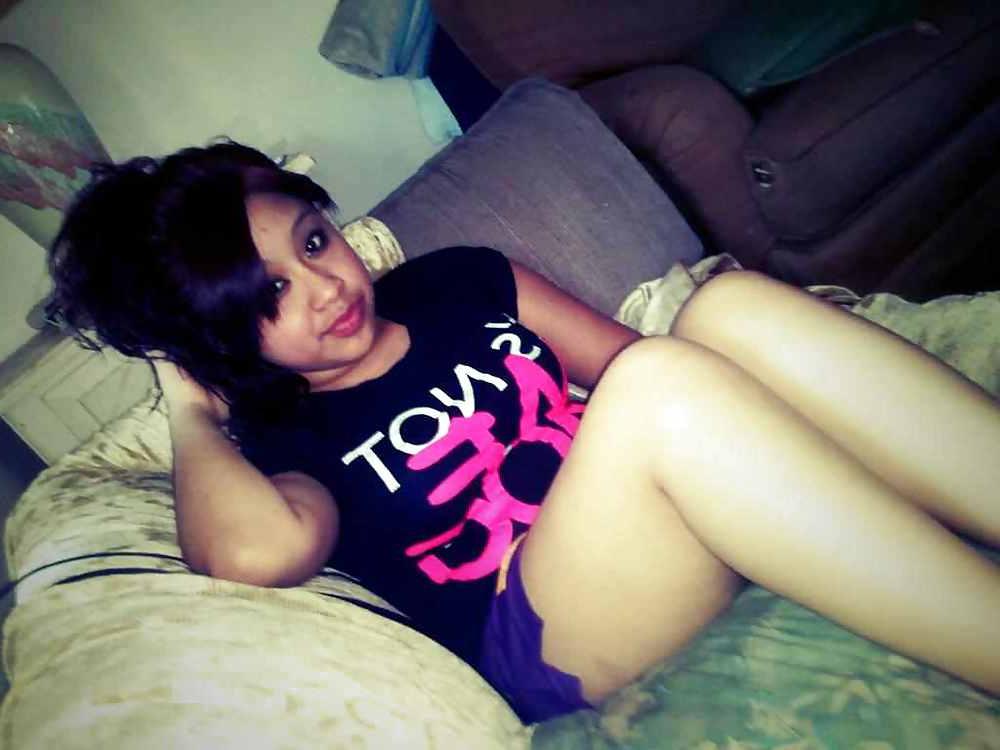 22P Liselda another virgin. leave dirty comments