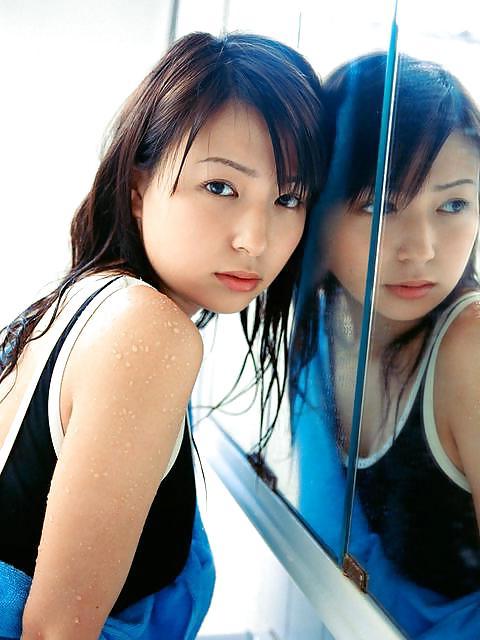 19P Japanese swimsuit pics 3
