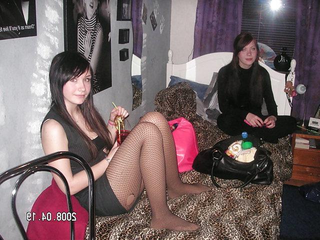 20P Teens in Pantyhose Tights