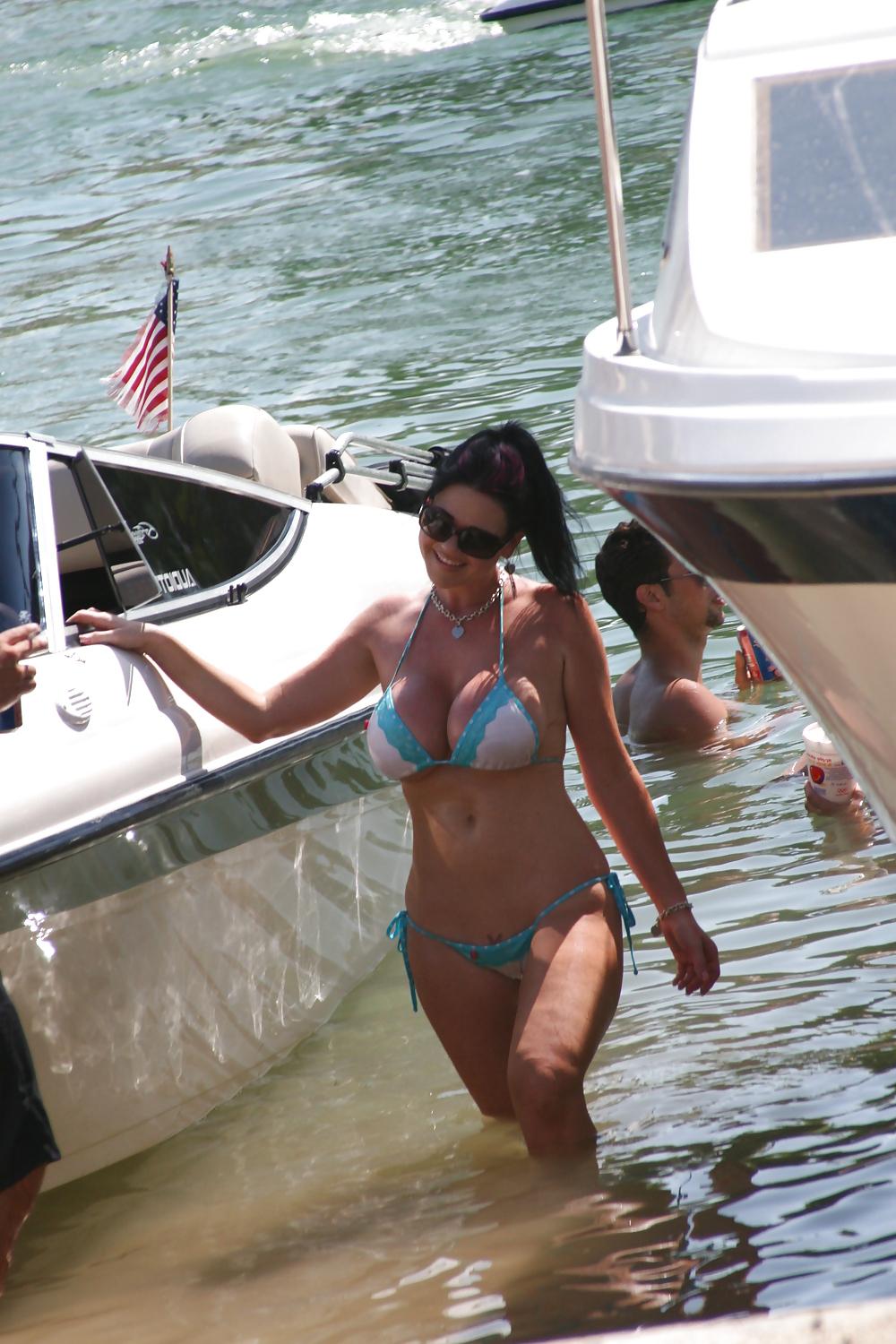 25P Women In Swimsuits - Vol. 7