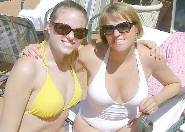 25P Women In Swimsuits - Vol. 7