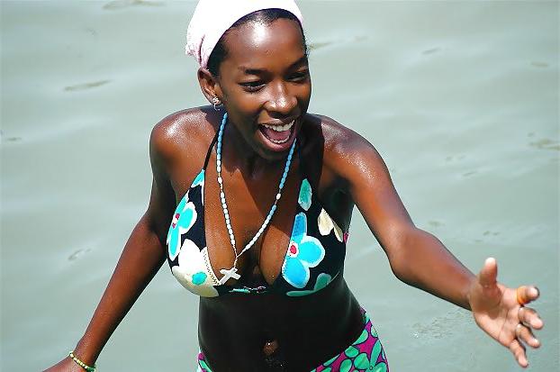 25P Women In Swimsuits - Vol. 7