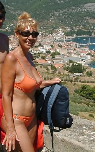 25P Women In Swimsuits - Vol. 7