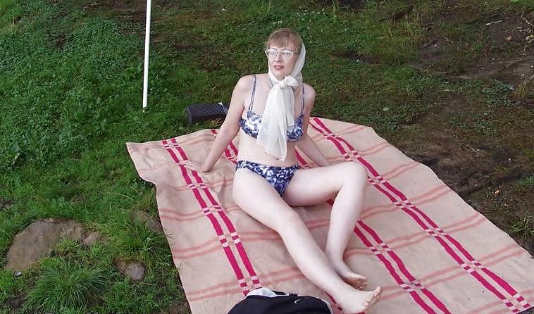 13P Mature and boy outside fuck