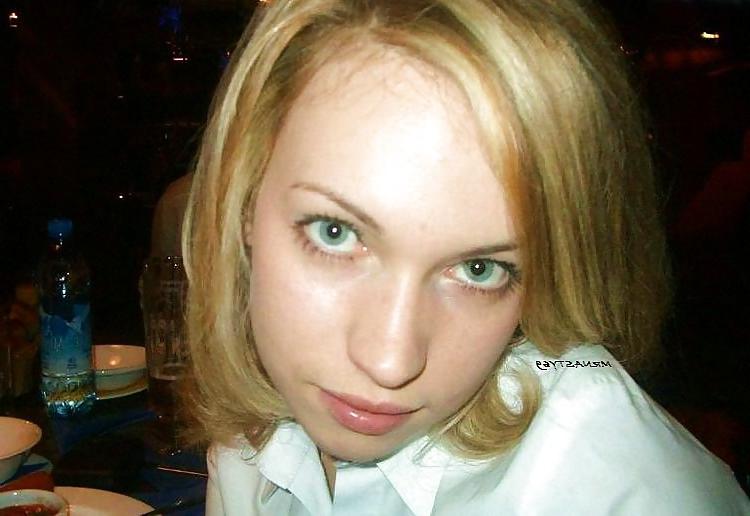 23P Wife With Sexy Eyes Sucking Dick And Getting Fucked Outside