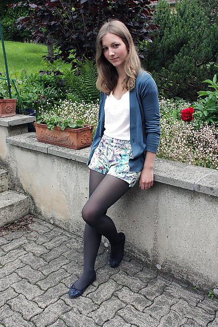 20P French bloggers Mode with sexy legs 2