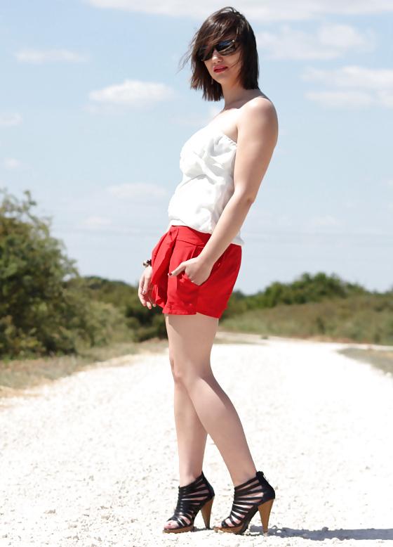20P French bloggers Mode with sexy legs 2