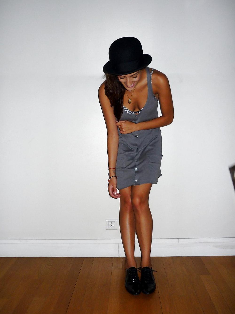 20P French bloggers Mode with sexy legs 4