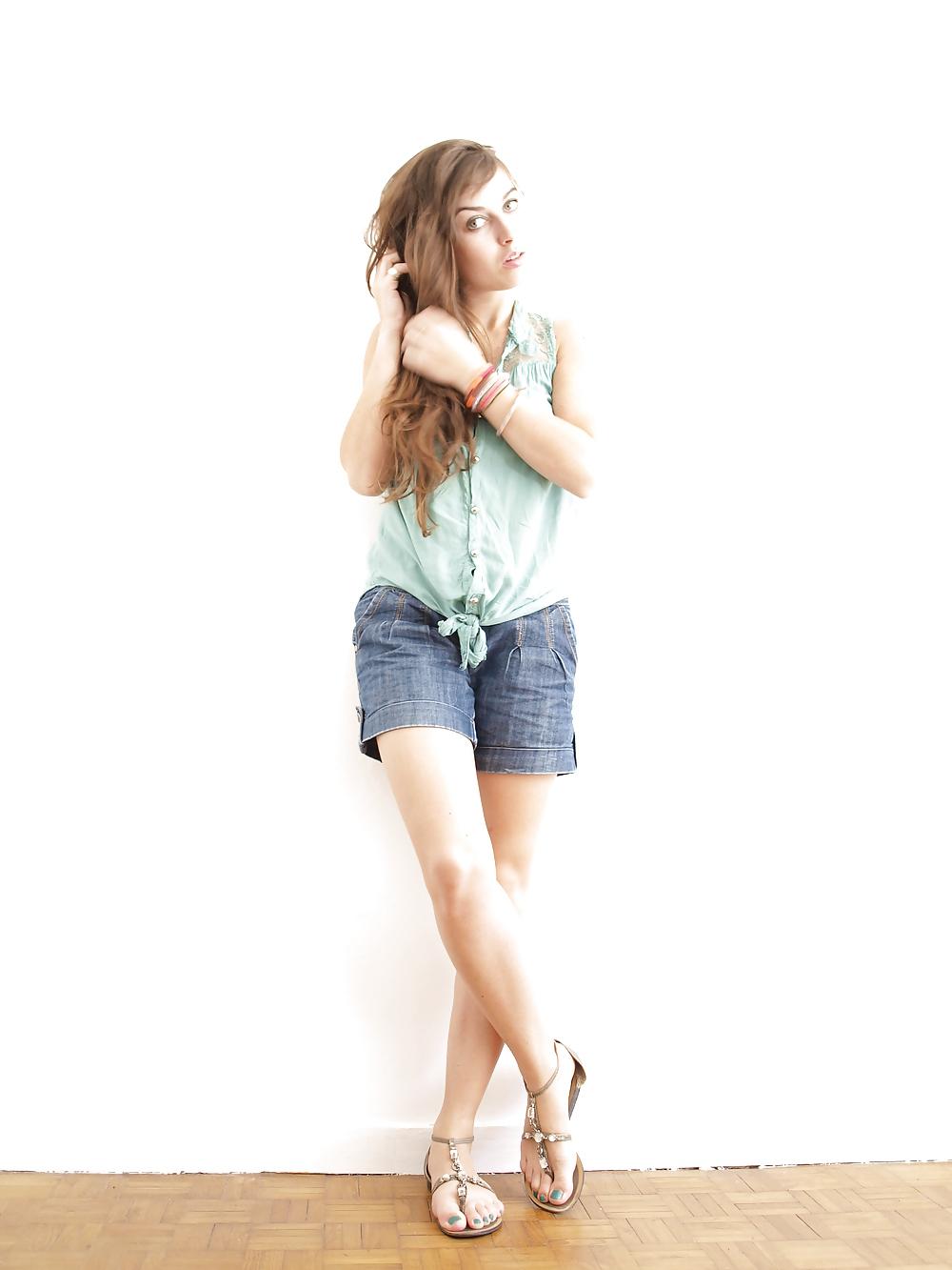 20P French bloggers Mode with sexy legs 4