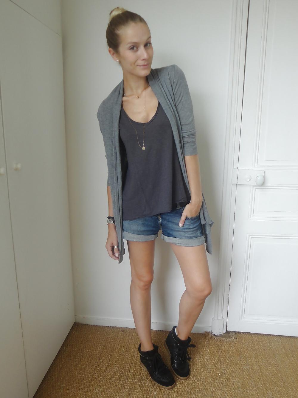 20P French bloggers Mode with sexy legs 4