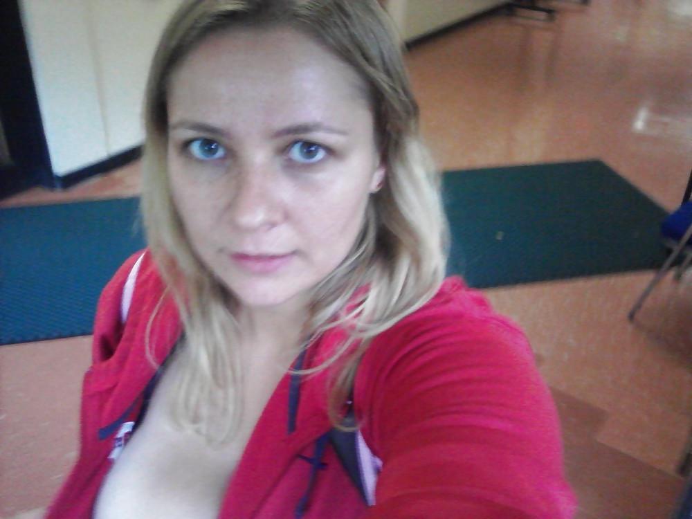 25P Busty Milf.