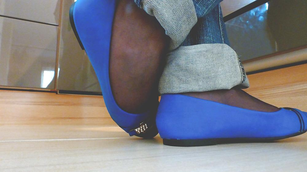 25P Black Nylons new blue Flats