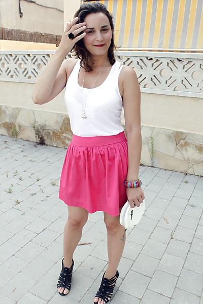 25P French bloggers Mode with sexy legs 20