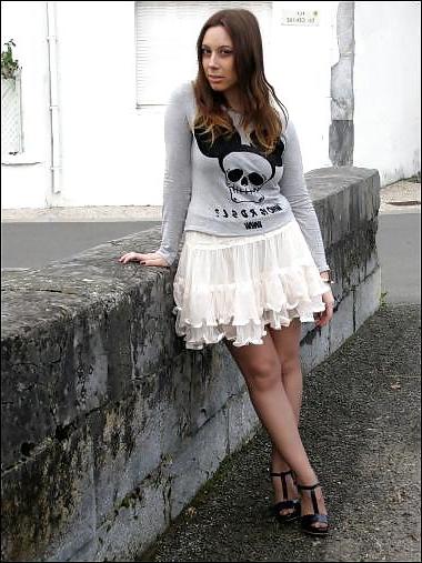 25P French bloggers Mode with sexy legs 20