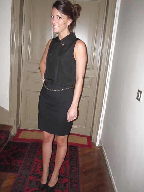 25P French bloggers Mode with sexy legs 20