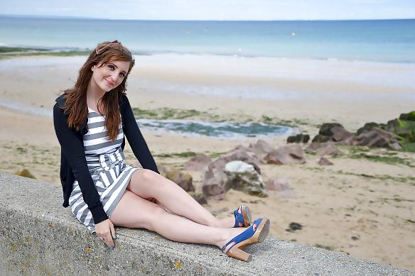 25P French bloggers Mode with sexy legs 21