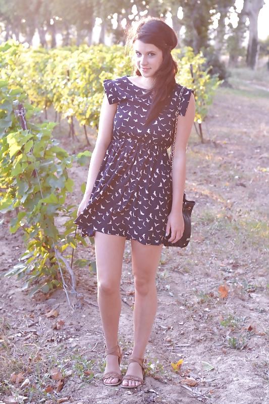 25P French bloggers Mode with sexy legs 21