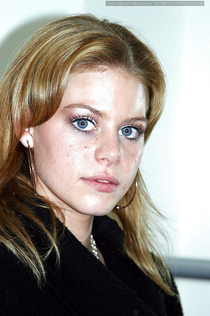 7P Doll Faced Teen with Bright Blue Eyes and Bubble Butt