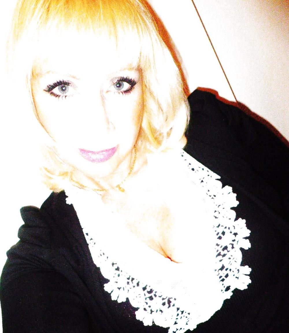 25P French milf slut