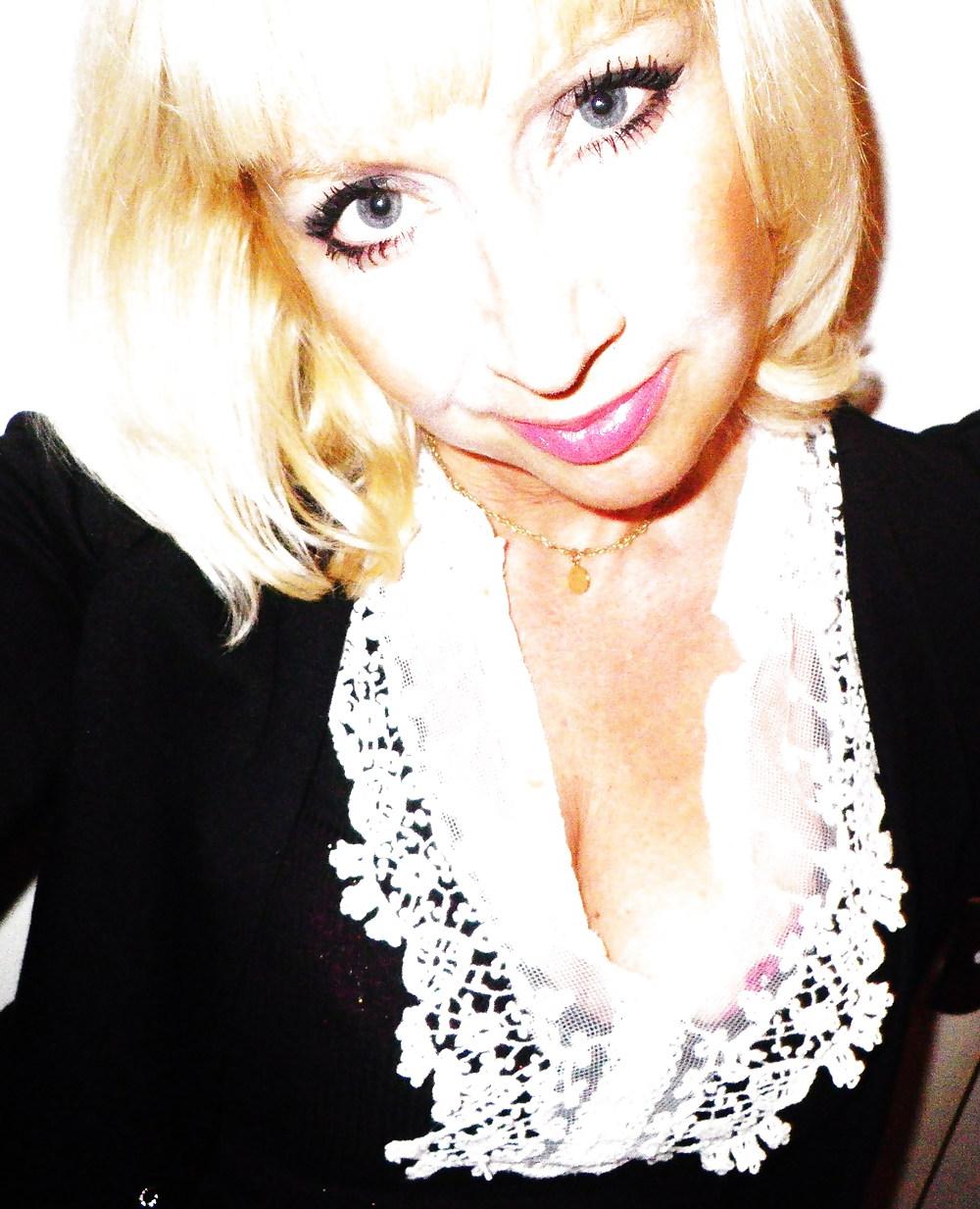 25P French milf slut