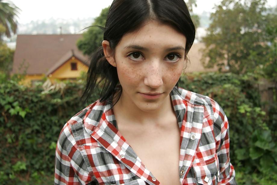 11P Hotties with Spotties - Freckles