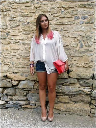 25P French bloggers Mode with sexy legs 22