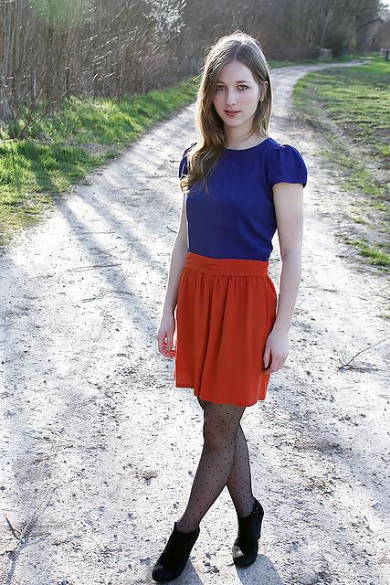 25P French bloggers Mode with sexy legs 22