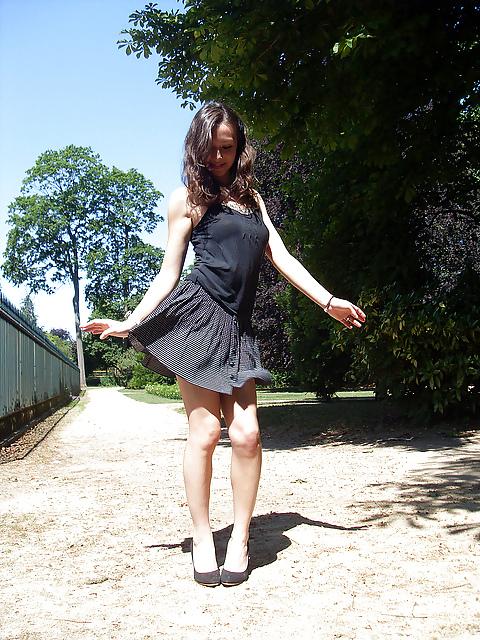 25P French bloggers Mode with sexy legs 22