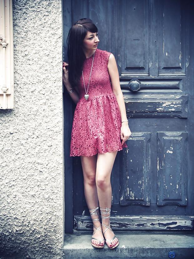25P French bloggers Mode with sexy legs 22
