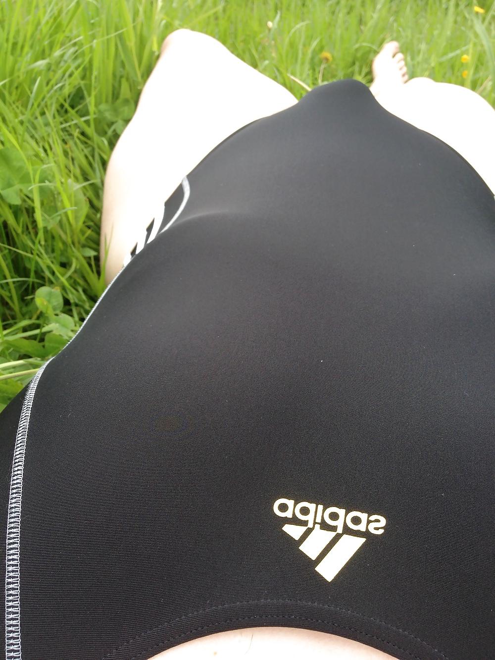 25P Outdoor masturbation in swimsuit