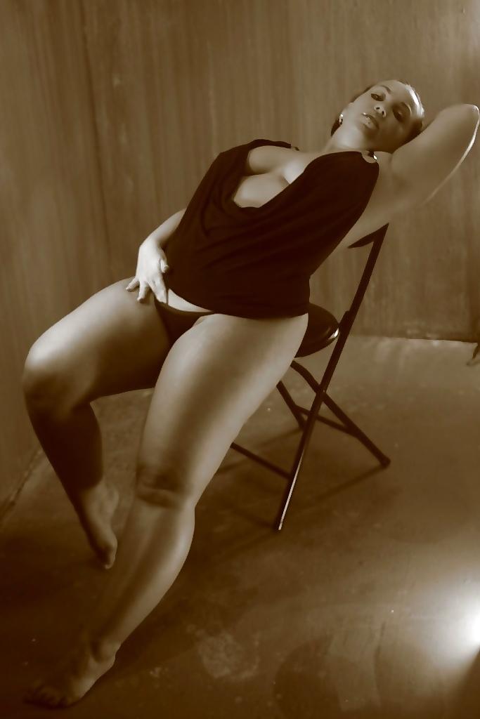 25P From Chubby, through Thick, to Big - Beautiful Women 05