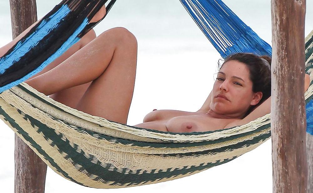 9P Kelly Brook's Erect Nipples