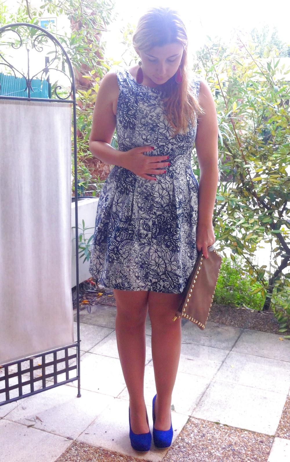 25P French bloggers Mode with sexy legs 24