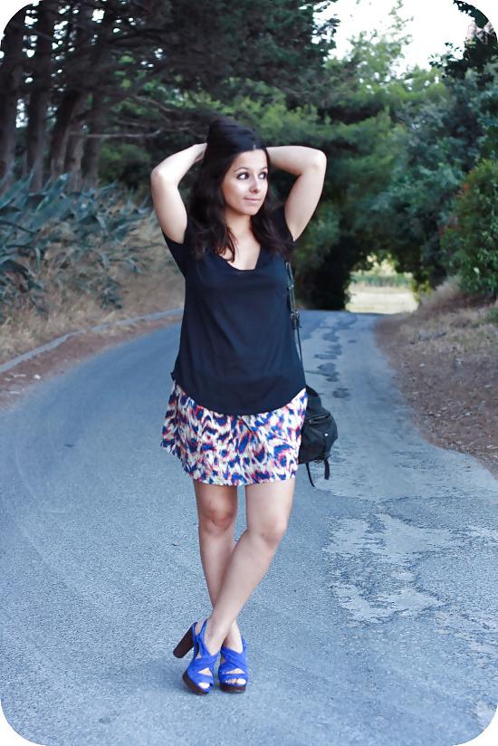 25P French bloggers Mode with sexy legs 24