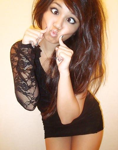 25P Sexy Facebook teens in Micro Dress 