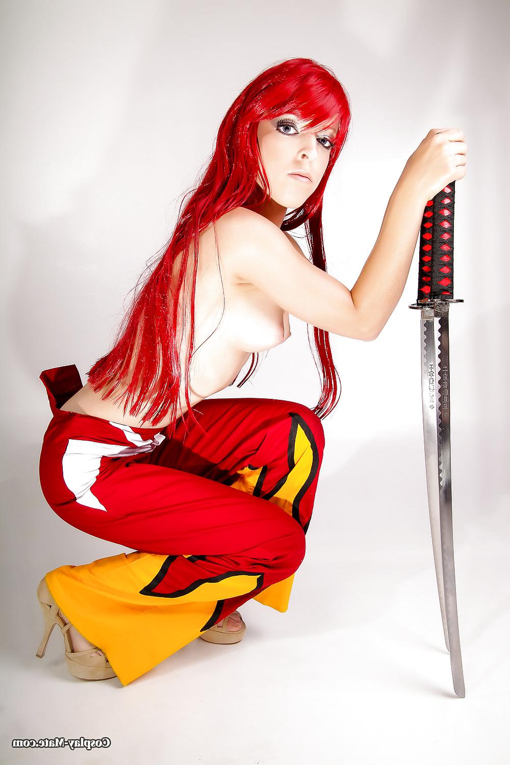 25P Erza Scarlett cosplay pics