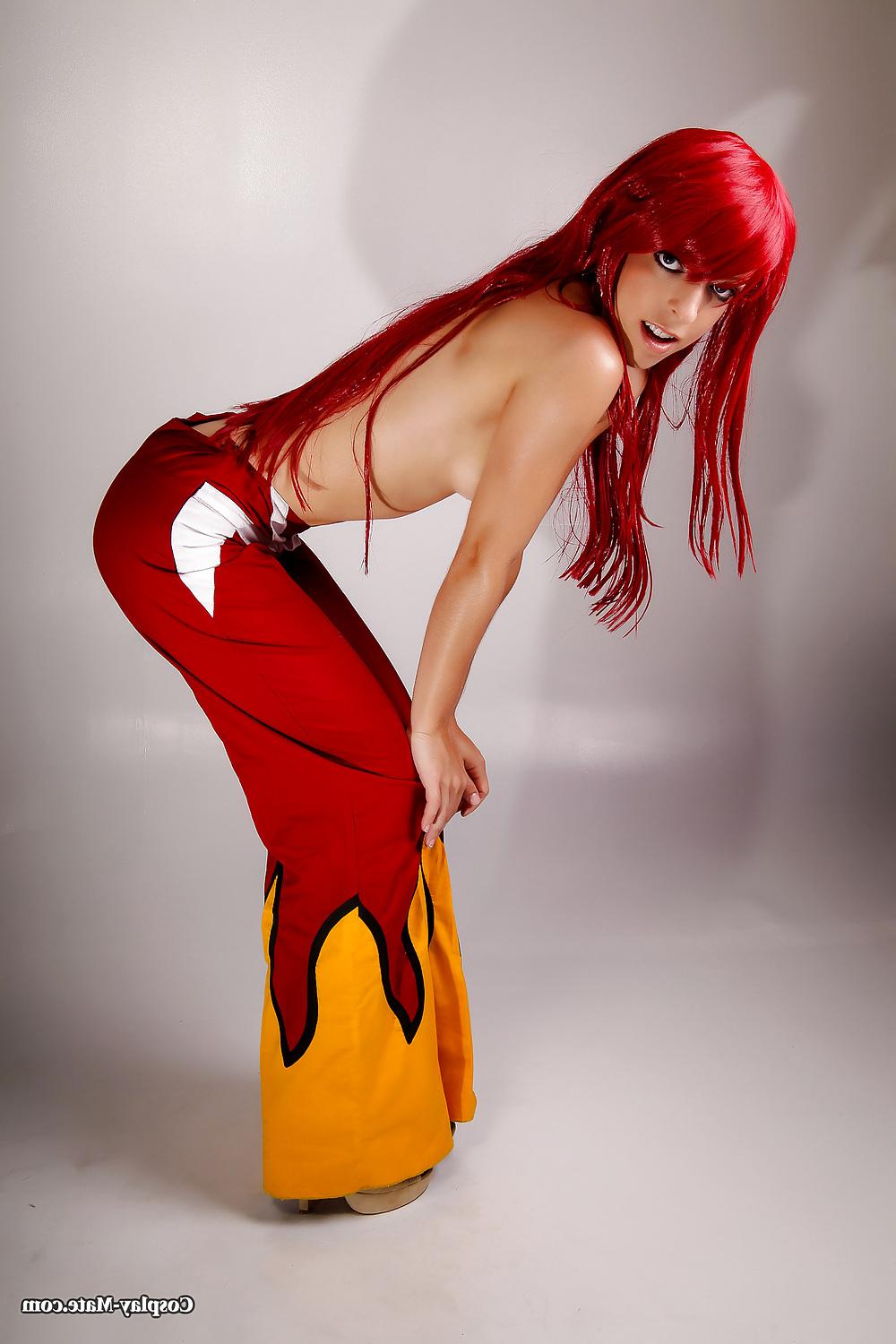 25P Erza Scarlett cosplay pics