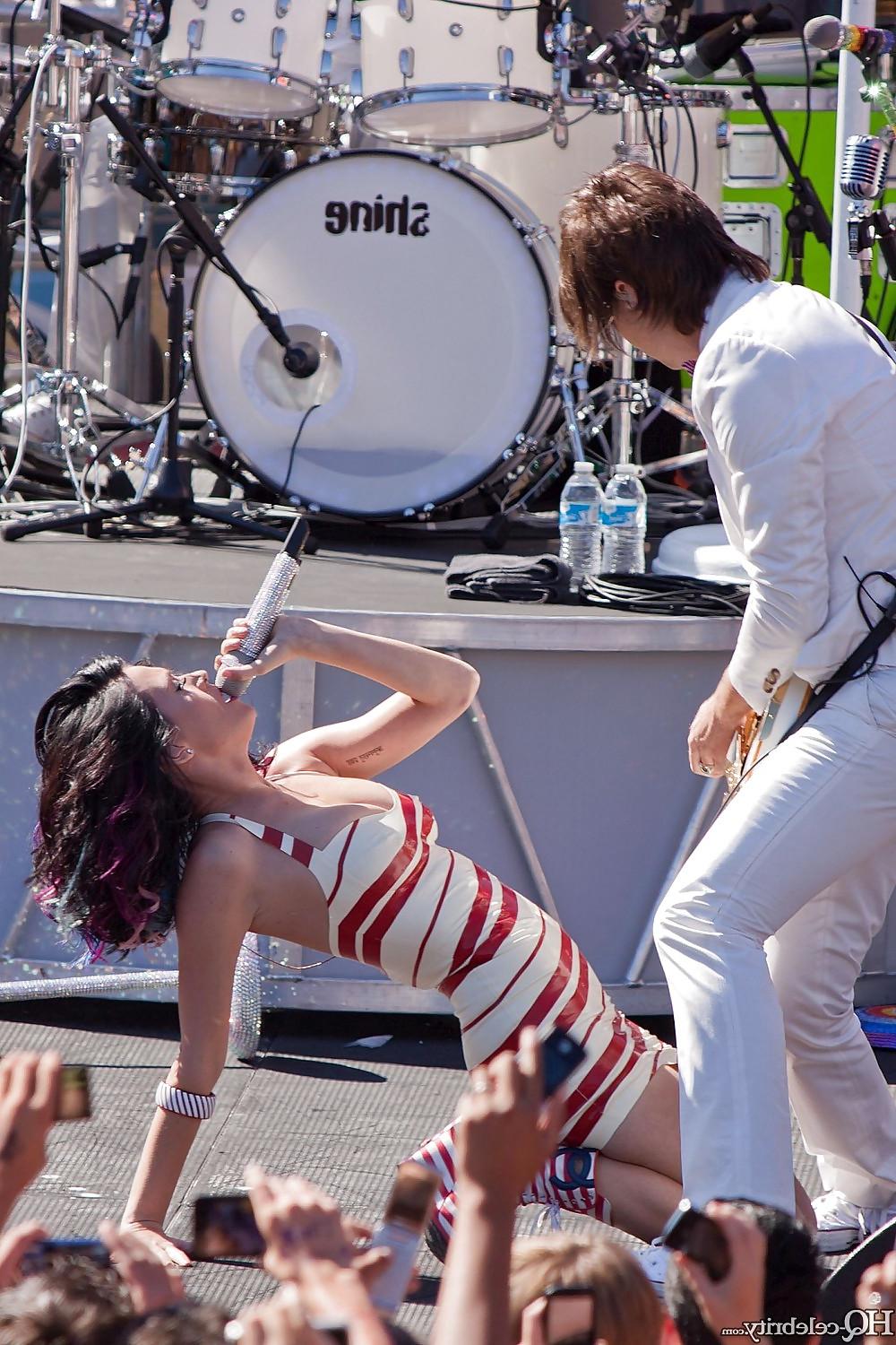15P Katy Perry striped dress