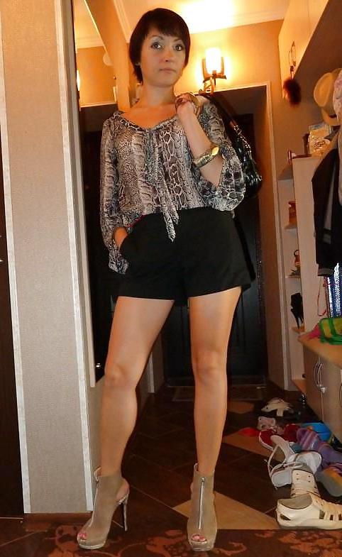 25P Sexy mature Lena (un)dressing  with small tits and ass