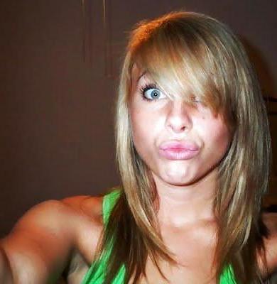 25P Facebook Sluts for your dirty comments 3