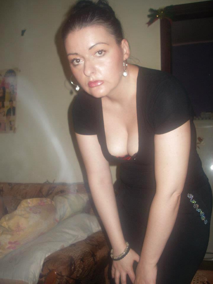 25P Serbian MILF ZELjENA
